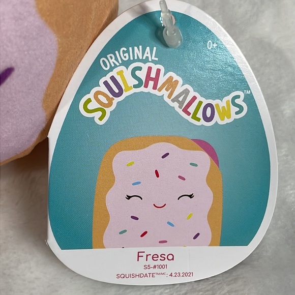NWT Squishmallows Fresa the Toaster Pastry - Picture 2 of 8